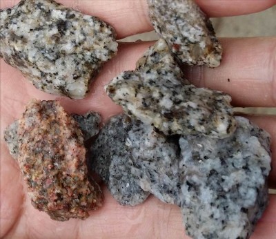 米數(shù)多潛孔鉆頭 提供高中低風(fēng)壓潛孔鉆頭 潛孔沖擊器 等優(yōu)質(zhì)采掘鉆具